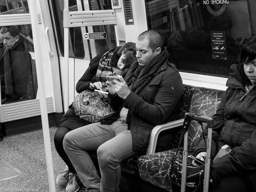 Street Photographs that Show How the Rise of Smartphones Means the Death of Conversation