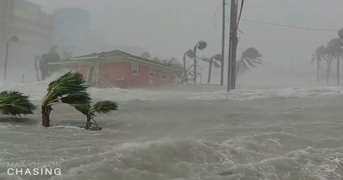Timelapse Captures Hurricane Ian Sweeping Away Occupied House