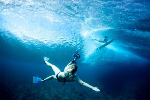 Photographing Surfers Underwater: How Sarah Lee Makes it Happen