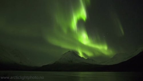 Watch the Northern Lights Dance Over Norway in Real-Time for 5 Breathtaking Minutes