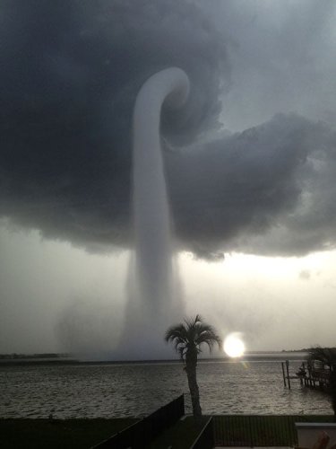 Amazing Close-Up Photo of a Waterspout Rising Into the Clouds