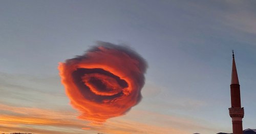 Photos of Alien-like Cloud That Formed in the Skies Above Turkey