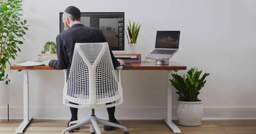 The Best Desks for Photographers and Editors in 2023