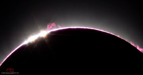 What a Total Solar Eclipse Looks Like in 4K, Close-Up, and Real-Time