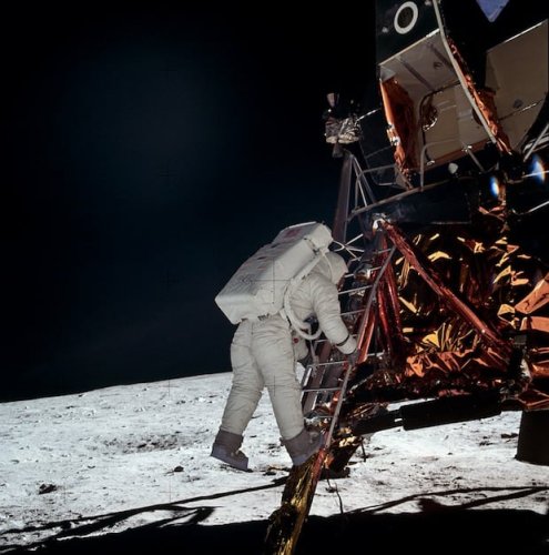 Incredible Online Gallery of High-Res Film Scans from Every Apollo Mission