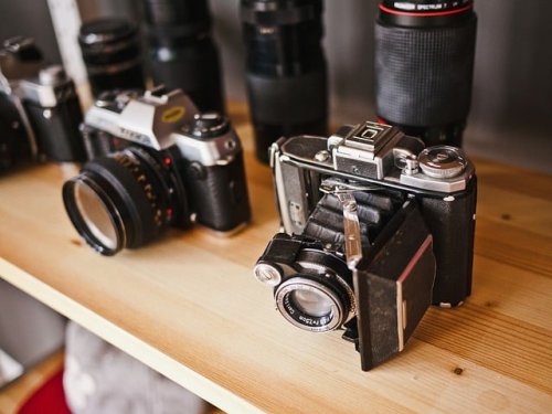 A Beginner's Guide to Buying Camera Gear on eBay