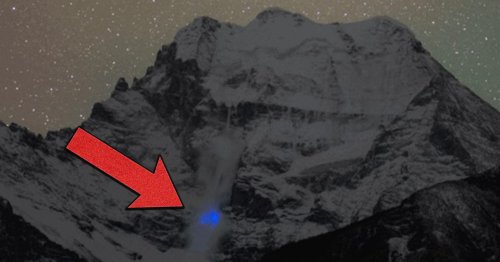 Photographer Captures Mysterious Blue Light During Avalanche | Flipboard