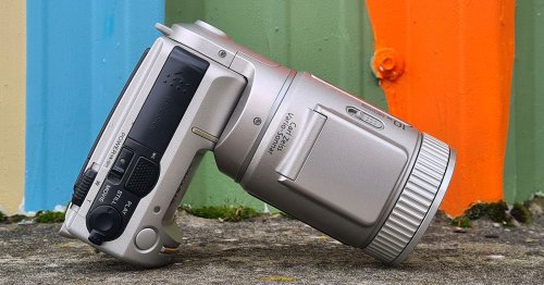 Sony's Cyber-Shot F505 Remains a Clever Camera 24 Years Later
