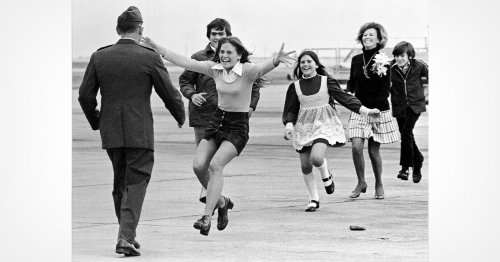 Sal Veder, Photographer Who Captured Famous 'Burst of Joy' Image, Dies Age 99 | Flipboard