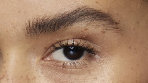Ölige Augenlider: Dank dieser Produkte hält das Make-up trotzdem