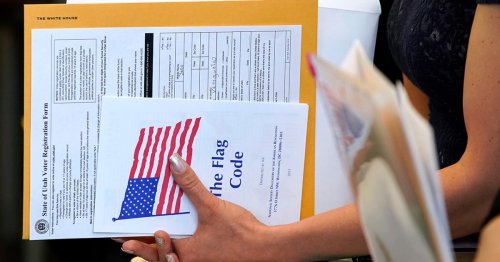 1 in 10 eligible voters in the U.S. are naturalized citizens