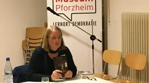 Sachbuchautorin Grit Poppe zu Besuch im DDR Museum