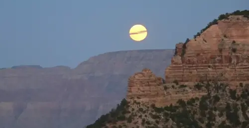 When to see the Flower Moon on Monday in Arizona