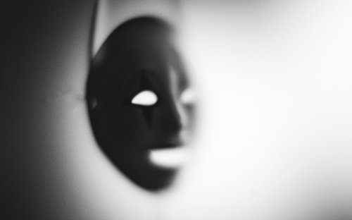 Comment vous créer une identité fictive sur Internet ?