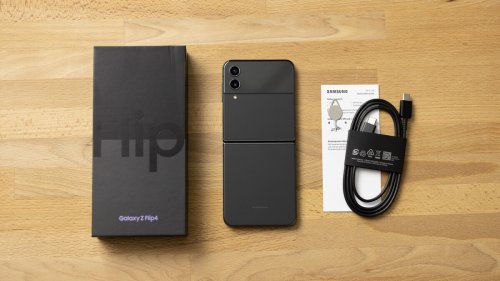 Samsung Galaxy Z Flip 4: What’s in the box?