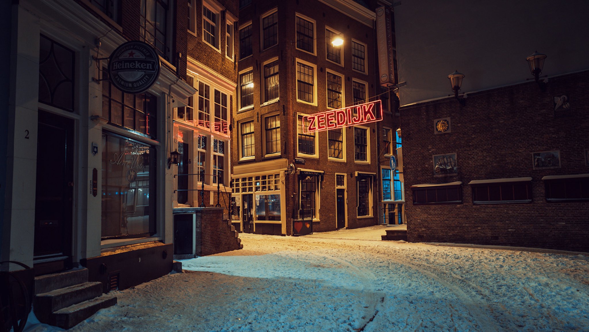 A cinematic peek at curfew in snowy Amsterdam