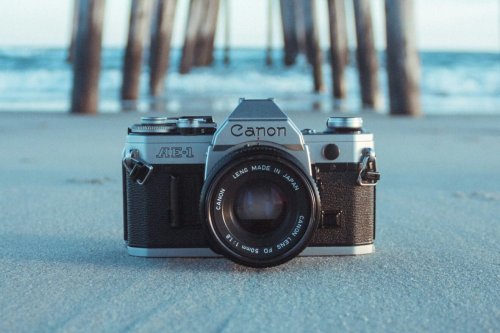 Canon EOS RE-1: Quellen teilen konkrete Infos zur Retro-Kamera