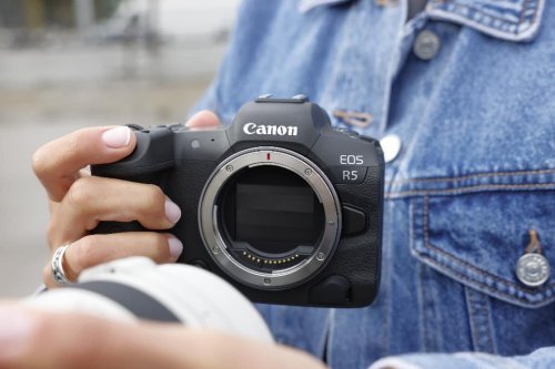 Canon EOS R5: Screenshot deutet Pixel-Shift-Modus mit 400 MP an