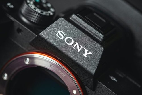 Sony: 50mm noch diesen Monat, "großes" Event im März