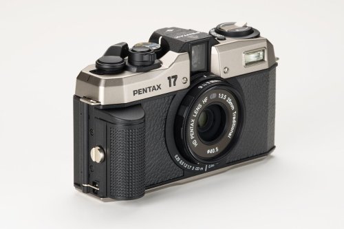 Pentax 17: Retro-Kamera gewinnt drei renommierte Designpreise