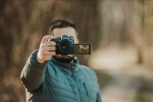 Canon EOS RV geleakt: Jetzt bekommt Sony Konkurrenz