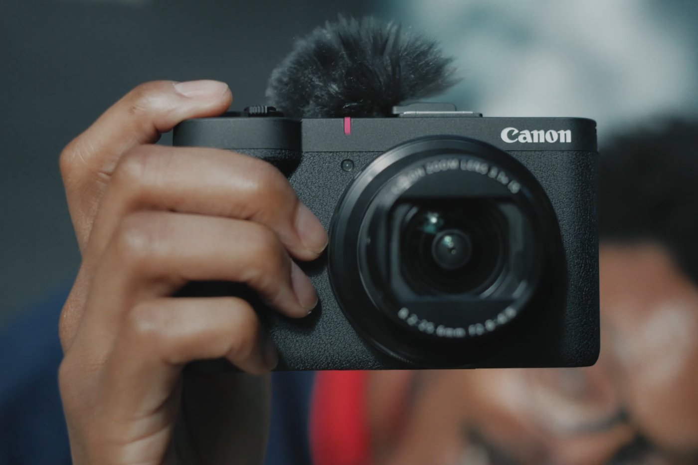Canon PowerShot V1 : un compact vlog au capteur 1,4 pouce inédit