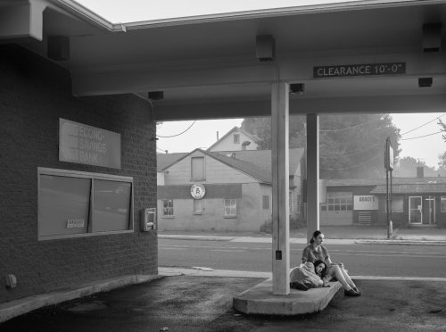 Gregory Crewdson au Musée Nicéphore Niépce : Eveningside, dernier acte d'une trilogie