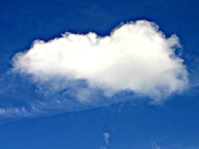 Berndnaut Smilde crée des nuages d'intérieur