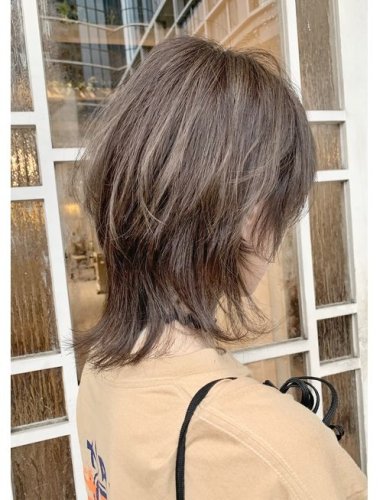 ウルフレイヤー ハイライトコバルトブルーアッシュ L リー 西宮 Lee のヘアカタログ ホットペッパービューティー ヘアスタイル ミディアムシャグヘアカット ヘアカット Flipboard