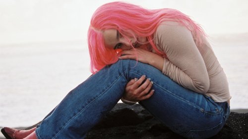 Watch Addison Rae’s Video for New Song “Headphones On”