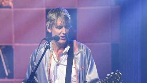 Watch Pavement Perform “Harness Your Hopes” on Colbert