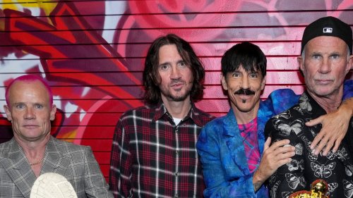 red-hot-chili-peppers-announce-2023-tour-with-the-strokes-st-vincent