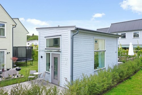 Une mini maison de 16m2 en bois avec une mezzanine (avec plan)