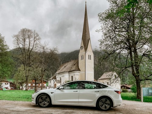 E-Mobilität: Unterwegs mit dem Elektroauto: Tipps für die Fahrt in einen klimafreundlichen Wochenendtrip