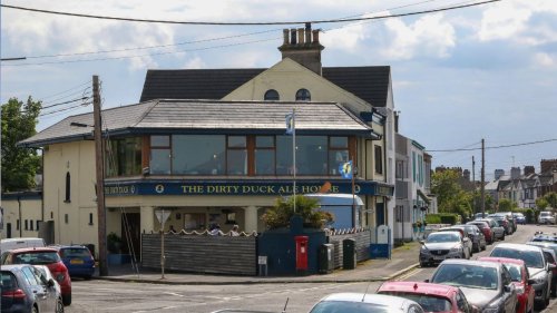 Coleen & Wayne Rooney enjoy tasty lunch in landmark Co. Down pub