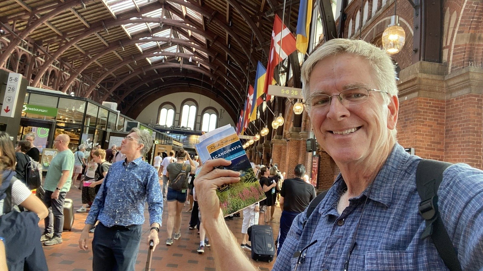 Rick Steves Cautions Travelers To Pay Attention To This Term At Restaurants In Europe