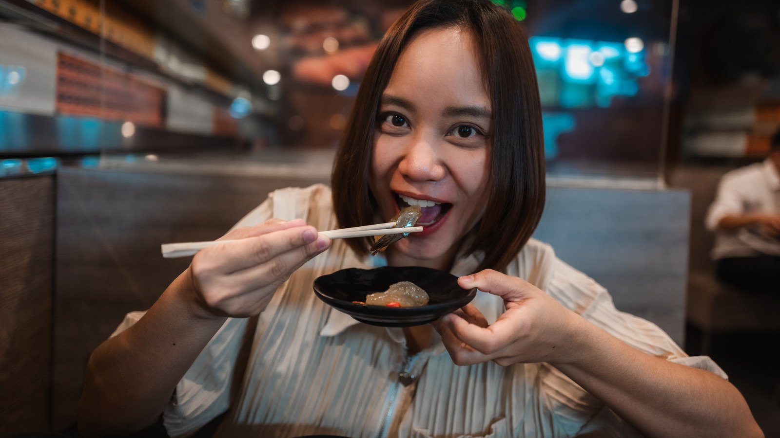 Avoid This Embarrassing Chopstick Etiquette Mistake When Dining In Japan - cover