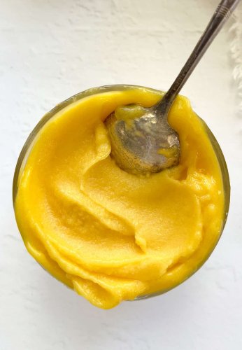 Healthy Vegan Mango Sorbet (5 Minutes Dairy Free)