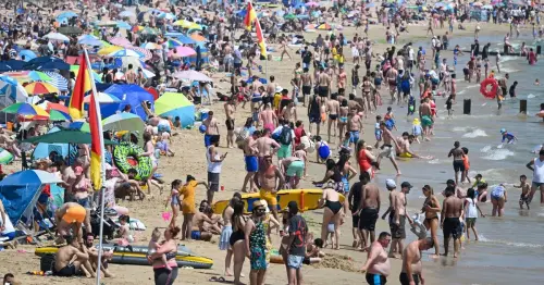 Met UK weather: 'Mini-heatwave' and 25C will make Britain 'hotter than Barcelona' next weekend