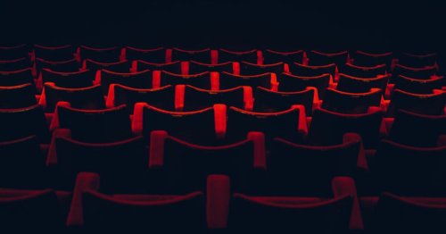 Pourquoi les fauteuils de cinéma sont-ils rouges ?