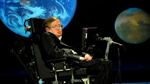 Selon Stephen Hawking, des "superhumains" pourraient menacer l'avenir de l'humanité