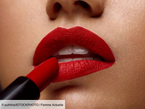 La technique simple et surprenante d'une maquilleuse pour obtenir un rouge à lèvres sans transfert