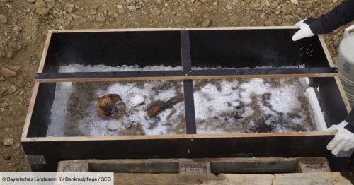  En Bavière, une équipe de restaurateurs décongèle une tombe d’enfant de 1.300 ans conservée par le froid