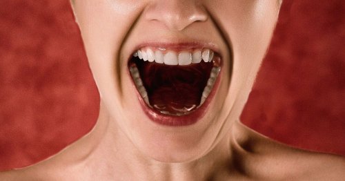 Pourquoi les dents jaunissent-elles ?