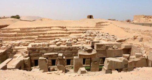 A quel pharaon appartient la tombe découverte par les archéologues à Abydos ? Le mystère demeure