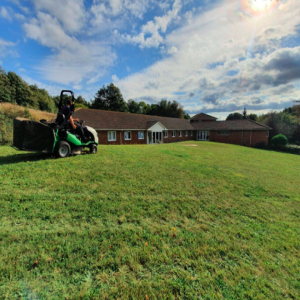 Commercial Grounds Maintenance | PEC Grounds Maintenance
