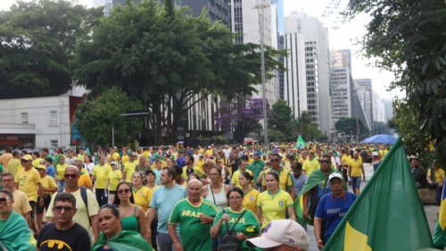 9 em cada 10 pessoas em ato de Bolsonaro acham que eleição foi fraudada