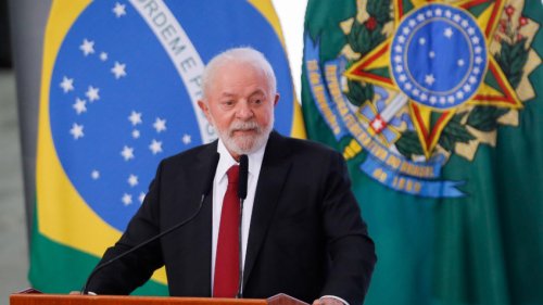 Governo Lula tem 45% de avaliação negativa e 43% de positiva, diz Atlas