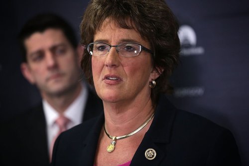 Indiana GOP Rep. Walorski, 3 others die in auto accident