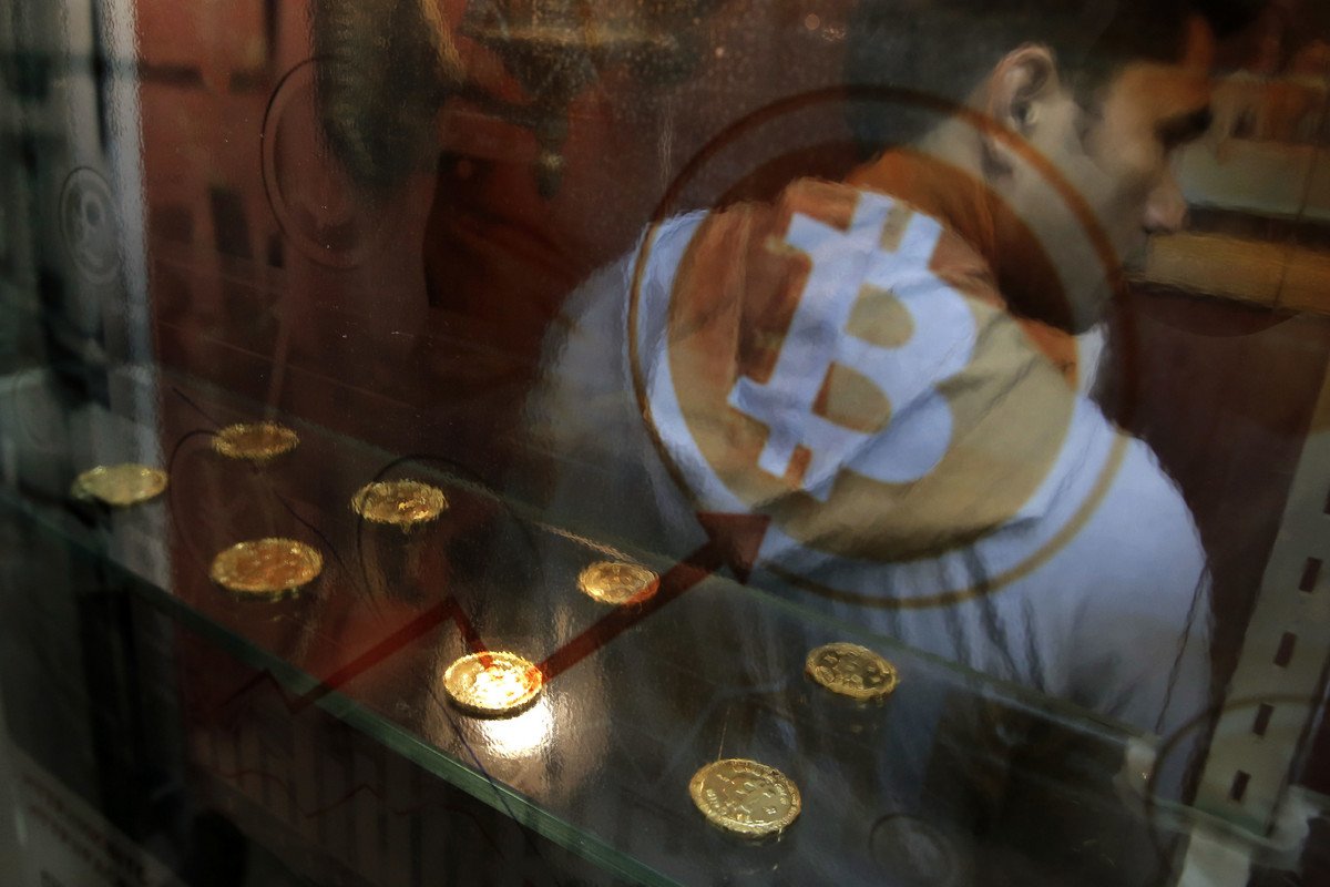 Crypto giants pushed to ease rules on risky assets in Senate bill